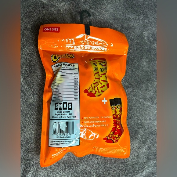 Fun Novelty Funyuns or Cheetos Flaming hot Men’s One Size 2 Pair of Socks, New - Picture 11 of 11
